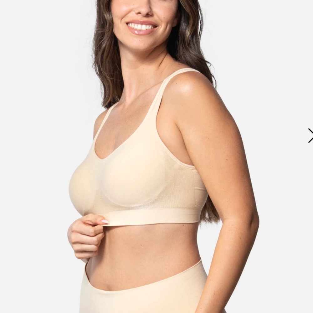 NWT Underoutfit Comfort Shaping Bra